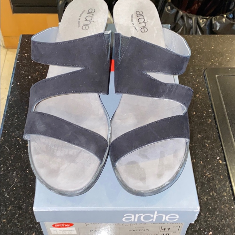 NWT Arc-he Papou Veau Noir Nubuck Leather Sandals